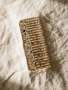 marble patterned hair comb